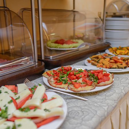 Ahg Donna Silvia Wellness Hotel Manerba del Garda Zewnętrze zdjęcie