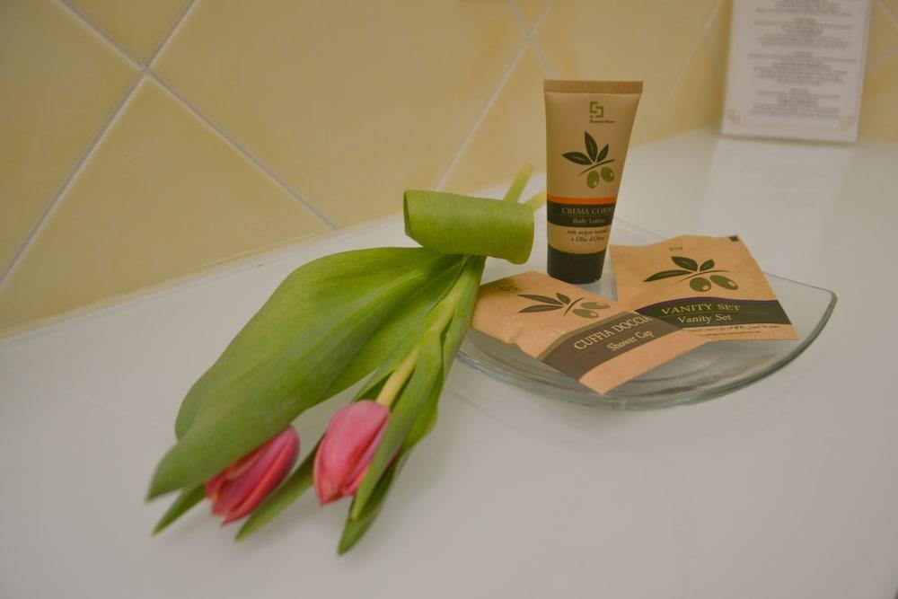 Ahg Donna Silvia Wellness Hotel Manerba del Garda Zewnętrze zdjęcie