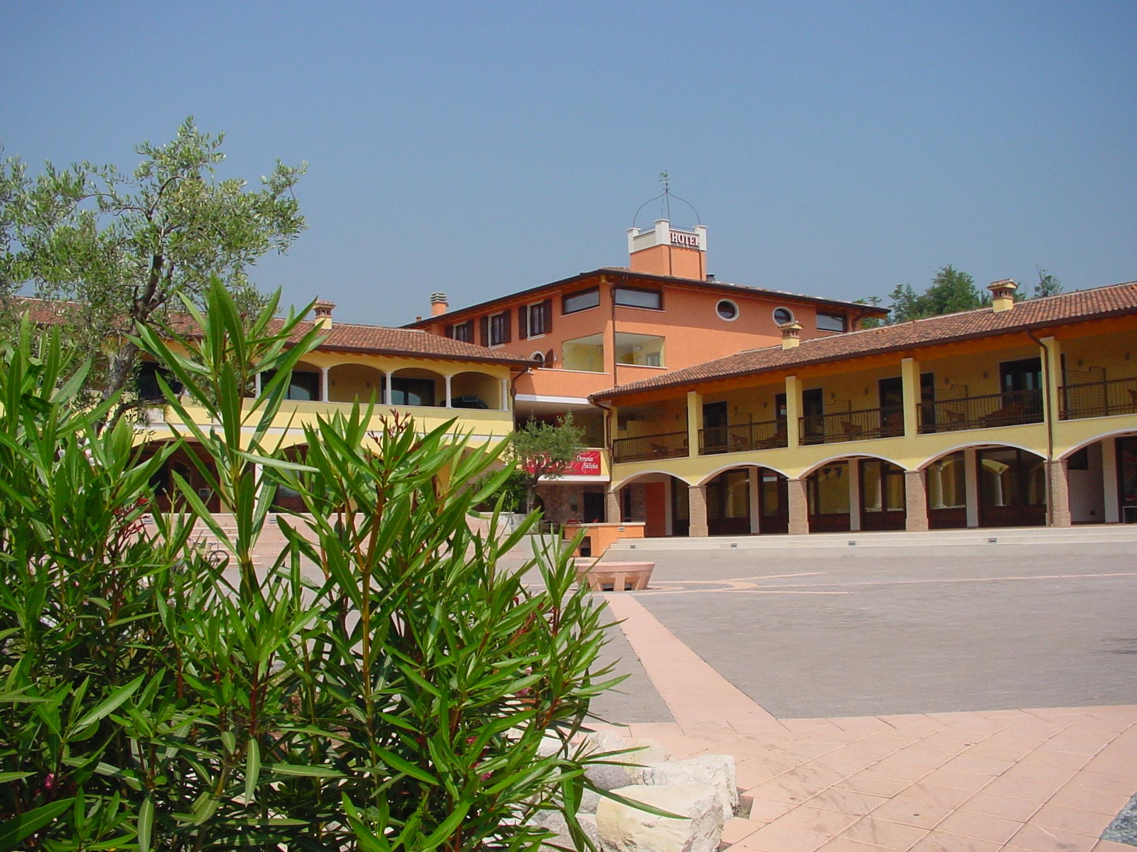 Ahg Donna Silvia Wellness Hotel Manerba del Garda Zewnętrze zdjęcie