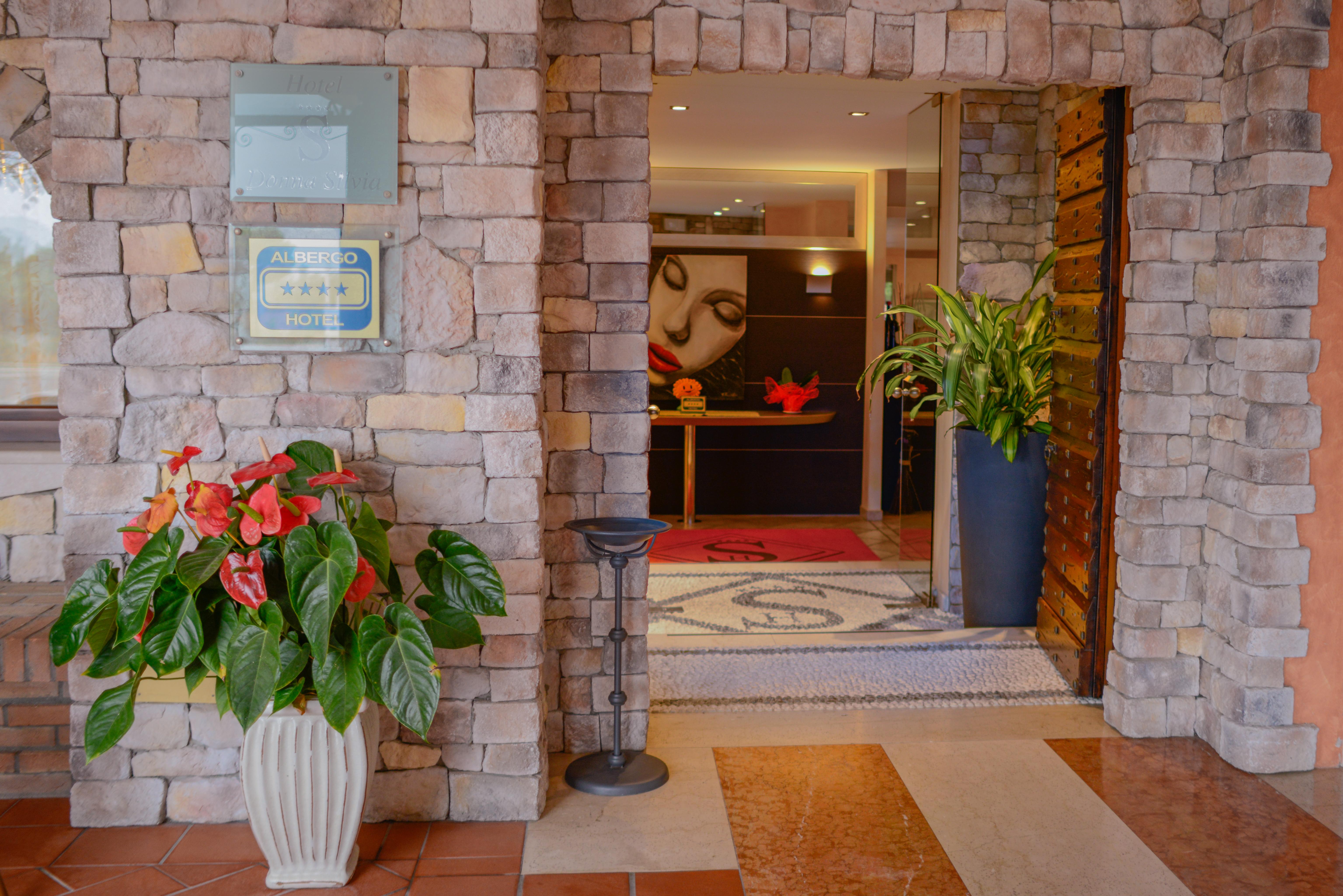 Ahg Donna Silvia Wellness Hotel Manerba del Garda Zewnętrze zdjęcie
