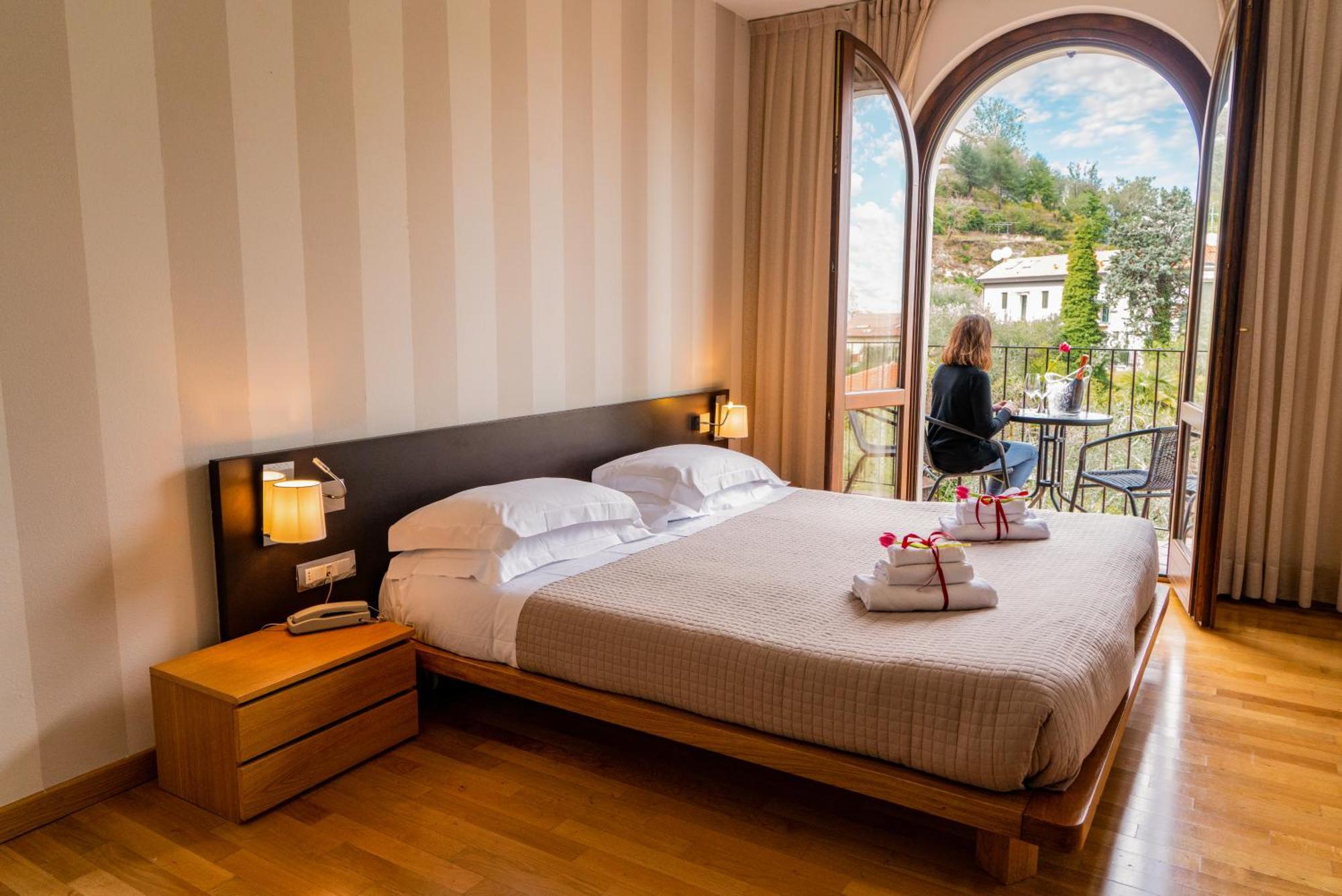 Ahg Donna Silvia Wellness Hotel Manerba del Garda Zewnętrze zdjęcie