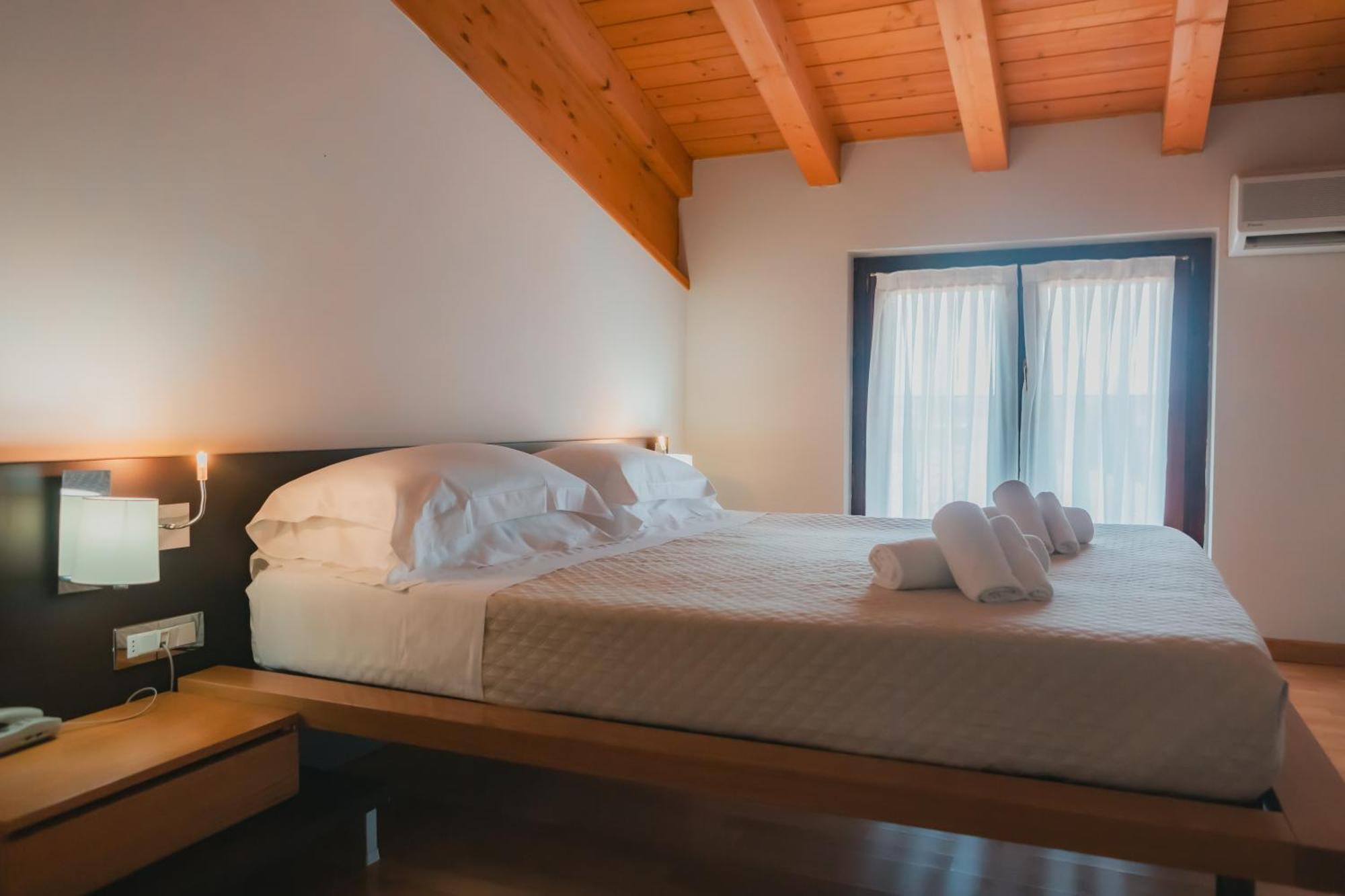 Ahg Donna Silvia Wellness Hotel Manerba del Garda Zewnętrze zdjęcie