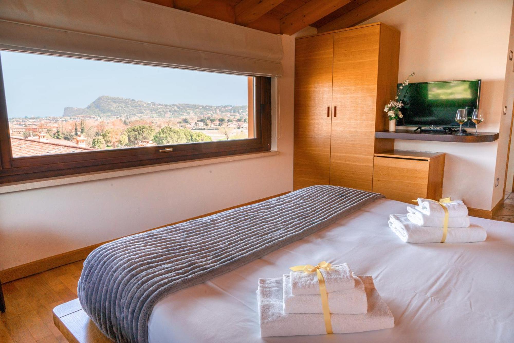 Ahg Donna Silvia Wellness Hotel Manerba del Garda Zewnętrze zdjęcie