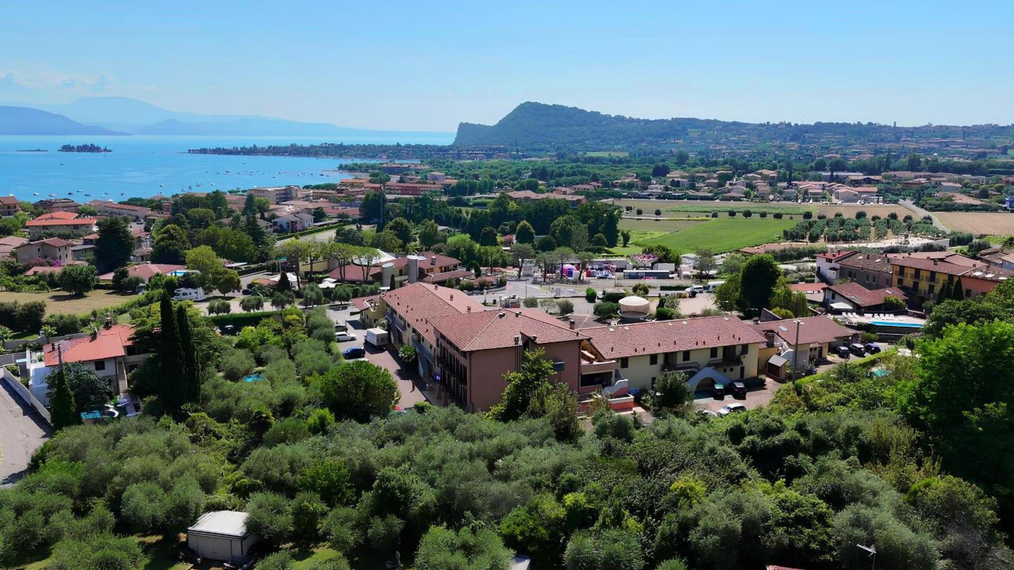 Ahg Donna Silvia Wellness Hotel Manerba del Garda Zewnętrze zdjęcie